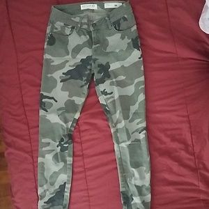 Green camo jeggings